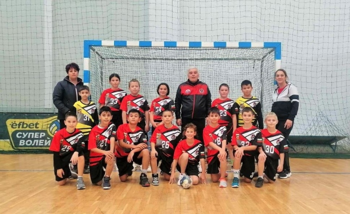 ХК Локомотив (Мездра) с първа победа в зоналното първенство 